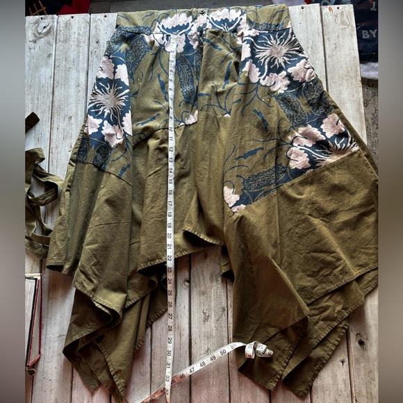 Making the Cut | Floral Print Ruffle Sleeve Dress w/ Tie Waist | M - Picture 5 of 16